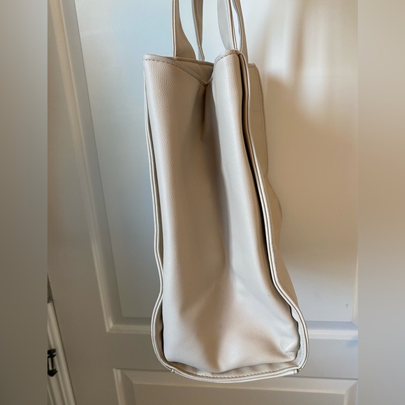 Borsani Italy Boho Cream Vegan Leather Shoulder Bag Purse Tote Lined Soft Snap. - Picture 6 of 10